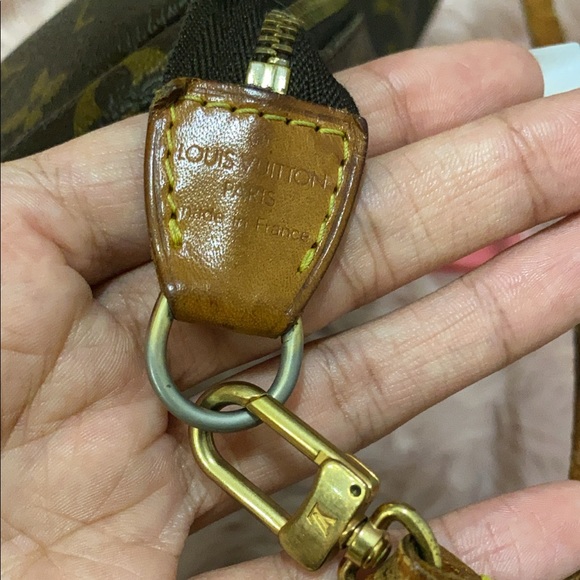 9️⃣5️⃣0️⃣Authentic Louis Vuitton Monogram Accessoires Pochette - Picture 7 of 12